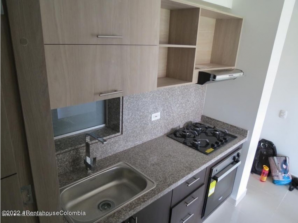 Apartamento en  Villa Alsacia RAH CO: 23-407