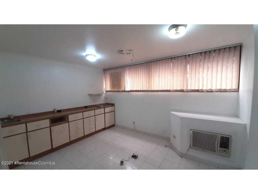 Comercial en  Alto Prado RAH CO: 23-1135