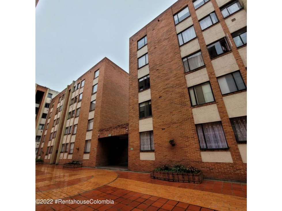 Apartamento en  Salitre Occidental RAH CO: 23-734