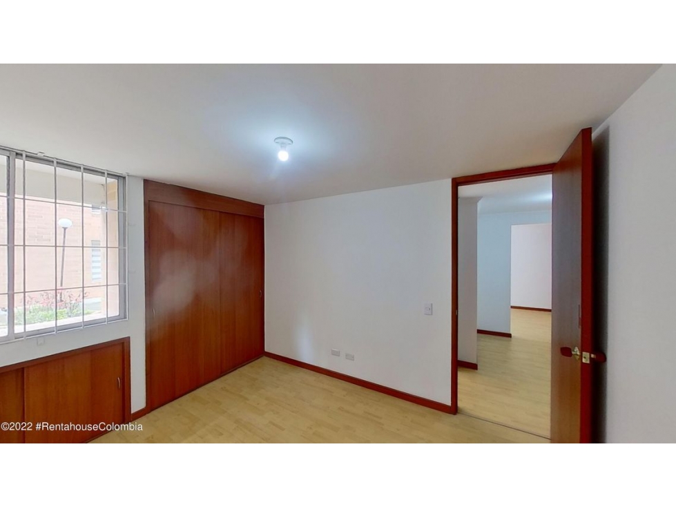 Apartamento en  Portales Del Norte RAH CO: 23-1017