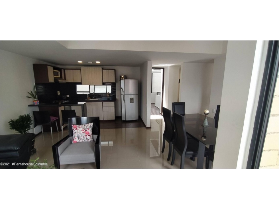 Apartamento en  Las Lomitas RAH CO: 23-1657