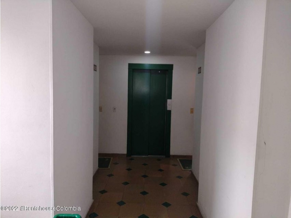 Vendo Apartamento en  Salitre Occidental C.O 23-116