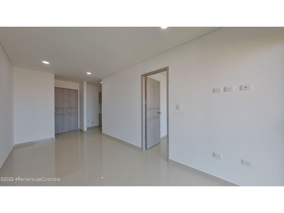 Apartamento en  Los Alpes RAH CO: 23-1229