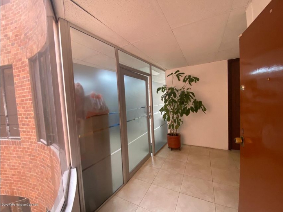 Vendo Comercial en  La Porciuncula C.O 23-832