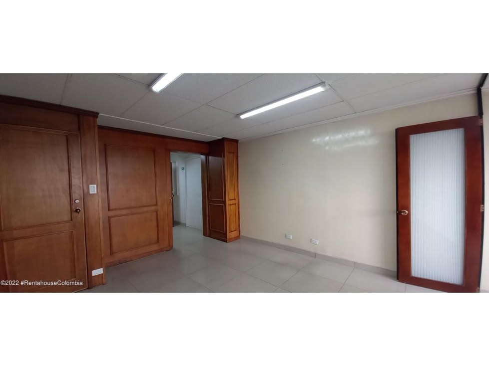 Vendo Comercial en  La Capuchina(Bogota)S.G. 23-1141