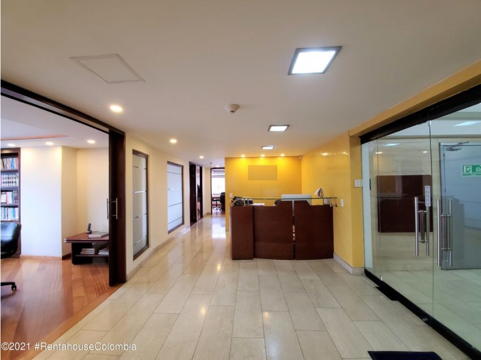 Vendo Comercial en  Samper(Bogota) C.O 23-1483