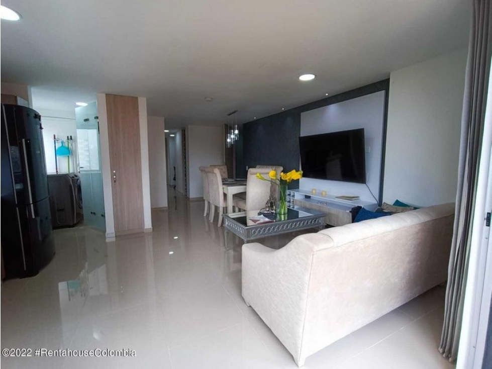 Vendo Apartamento en  San German C.O 23-1637