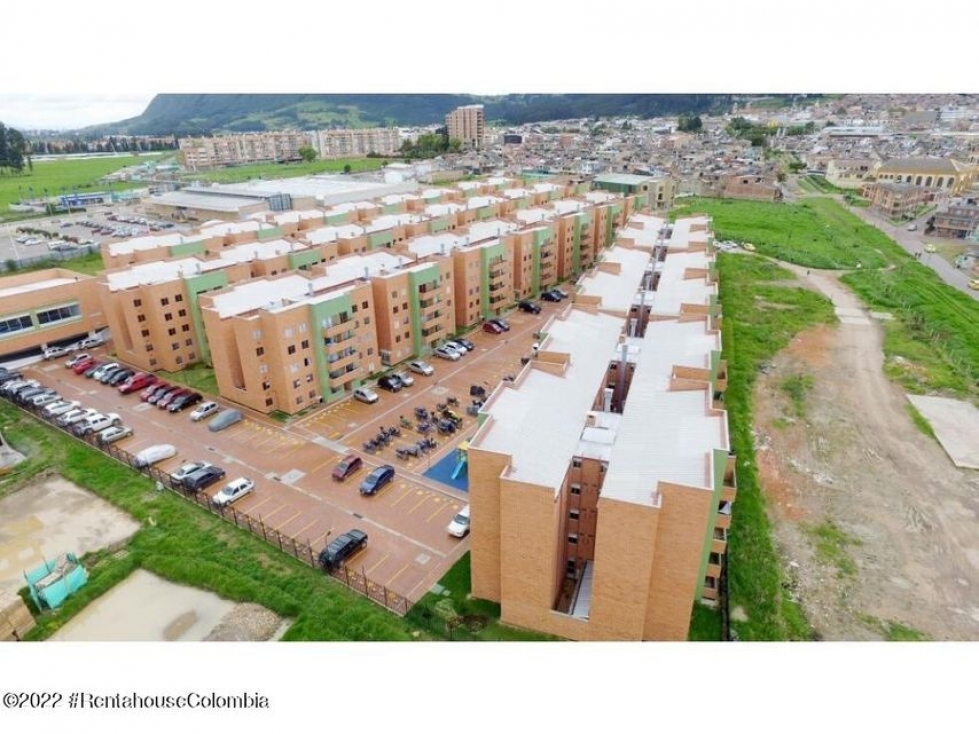 Apartamento en  La Arboleda RAH CO: 22-2175