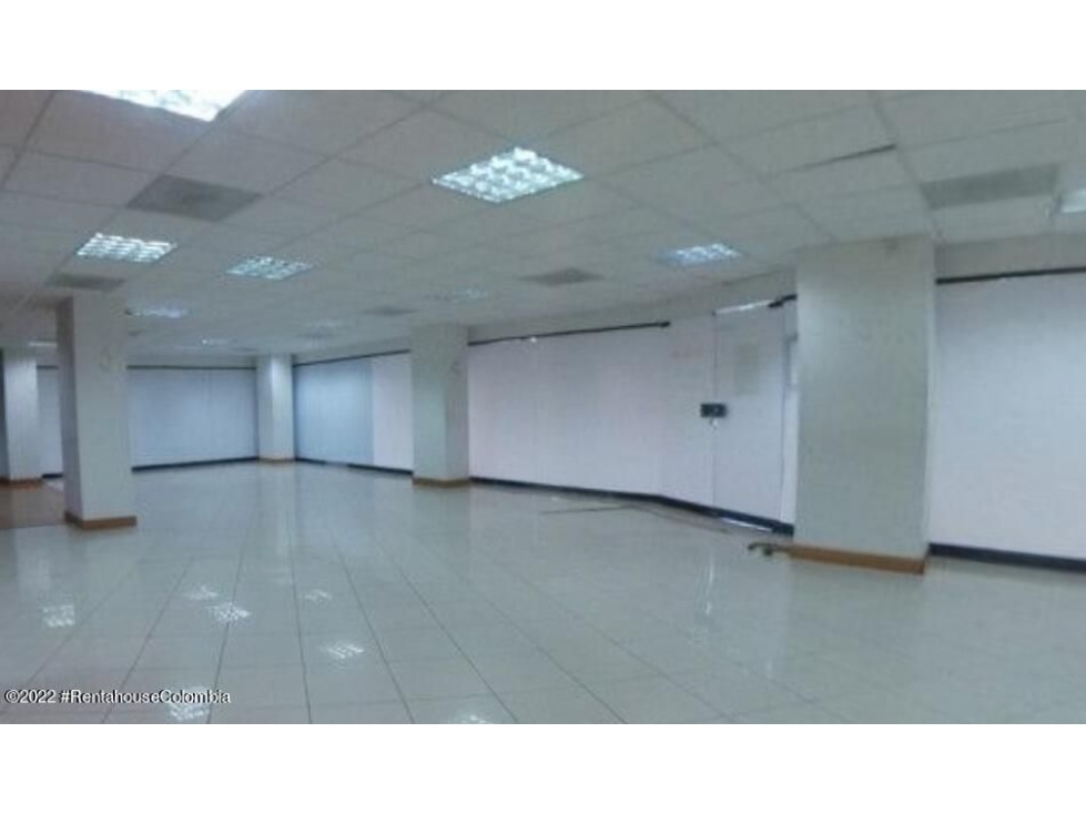 Comercial en  El Prado RAH CO: 22-2702