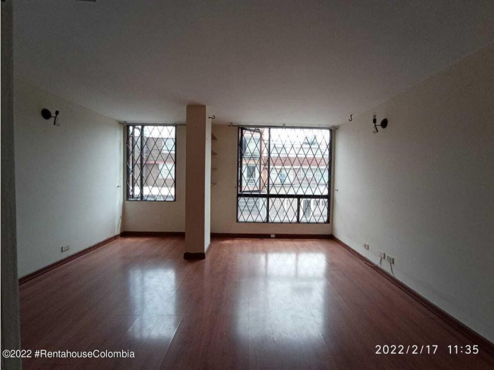 Apartamento en  Spring(Bogota) RAH CO: 23-1122