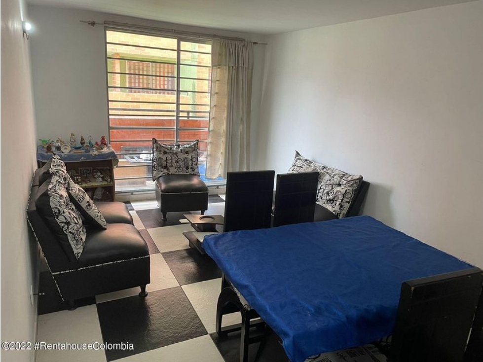 Apartamento en  La Arboleda RAH CO: 23-467