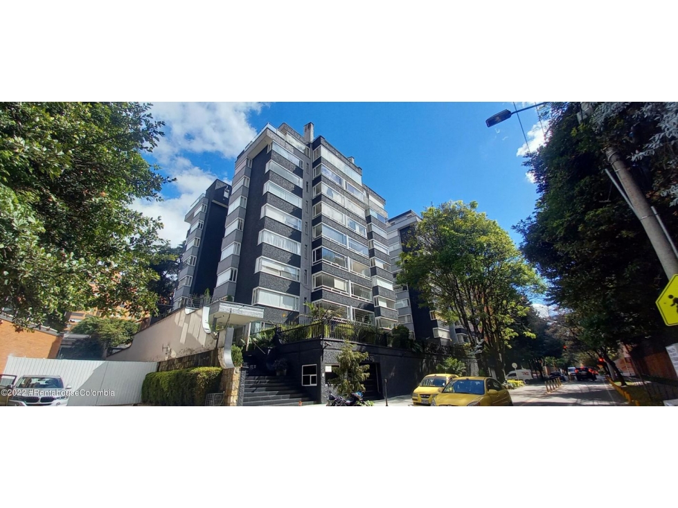 Apartamento en  La Cabrera(Bogota) RAH CO: 23-1143