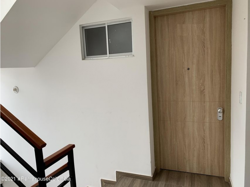 Apartamento en  La Virginia(Chia) RAH CO: 23-367