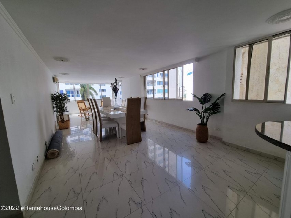 Apartamento en  El Laguito RAH CO: 23-998