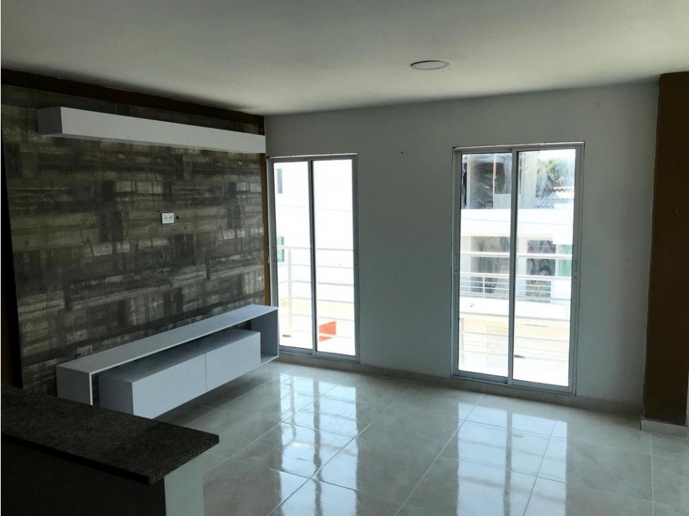 CASA EN VENTA BARRIO ALTOS DE LOS ROBLES, REMATE