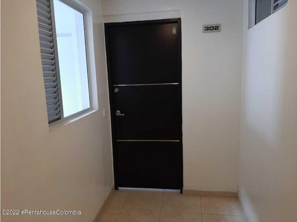 Comercial en  Bosque Popular S.G  23-1644