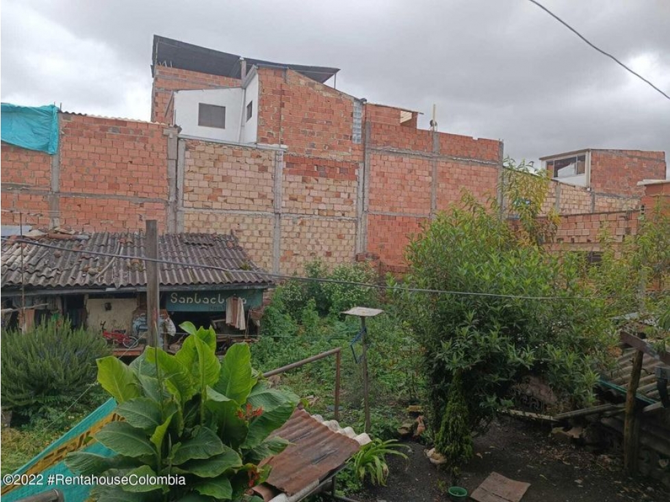 Lote en  Santa Lucia(Bogota) S.G  23-1015