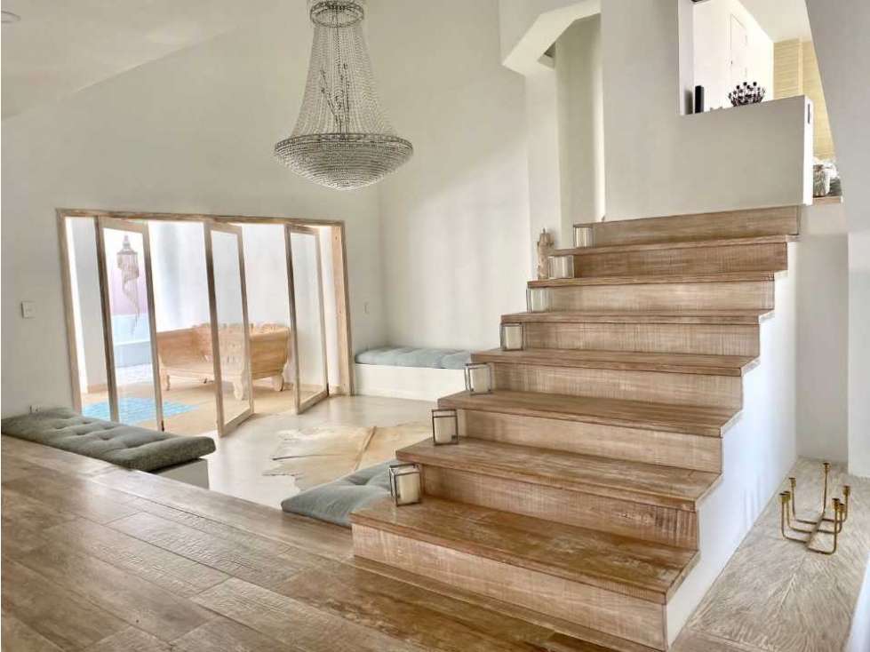 Hermosa casa ESTILO MEDITERRANEO Poblado 450m2