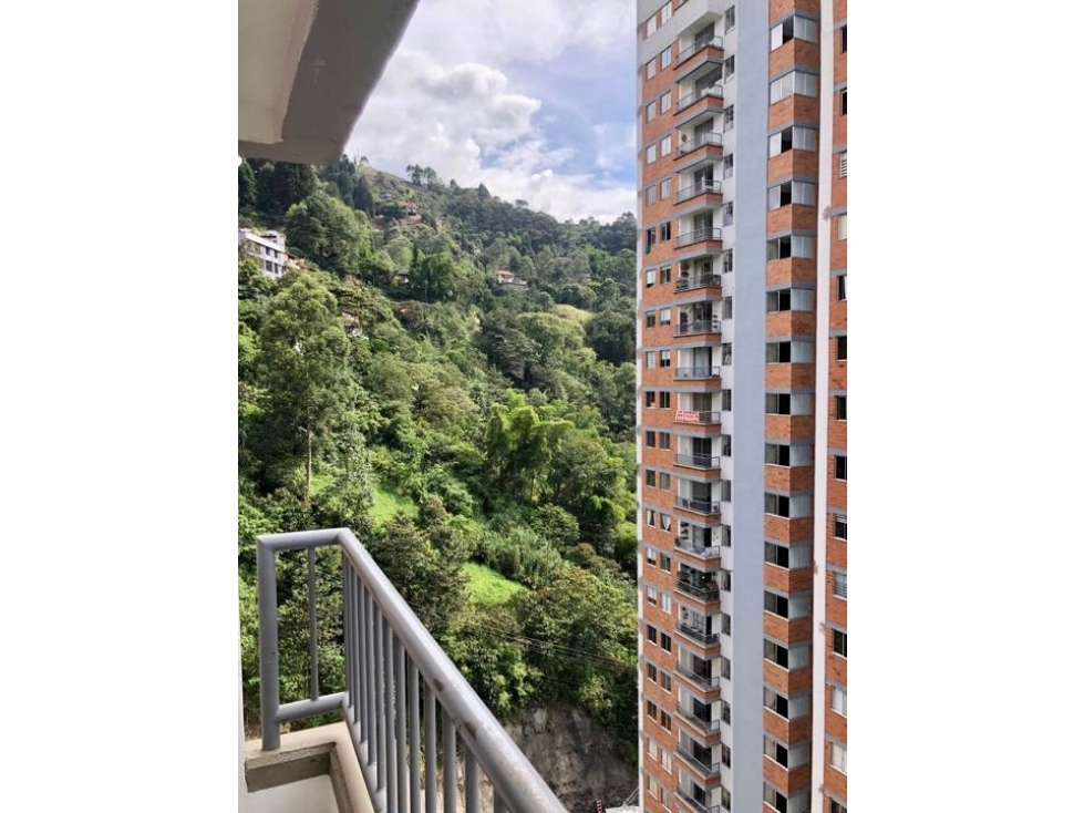 SABANETA VENTA APTO 58 m2 piso Alto