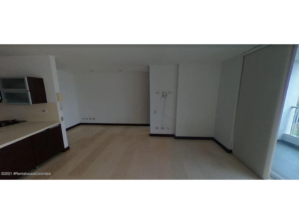 Apartamento en  Las Lomitas RAH CO: 23-1446