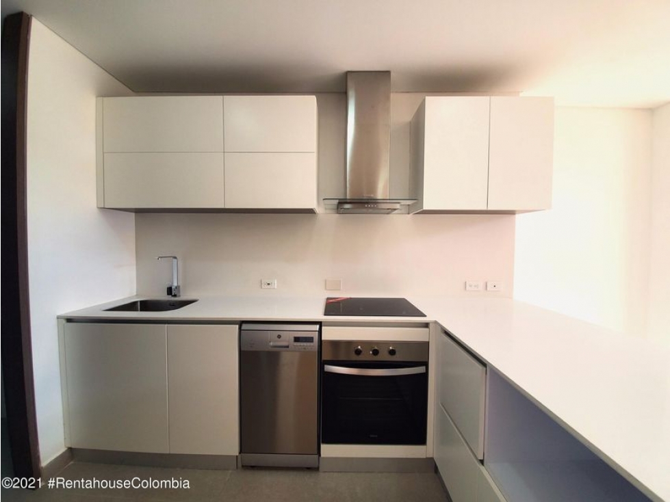 Apartamento en  La Carolina RAH CO: 23-1546