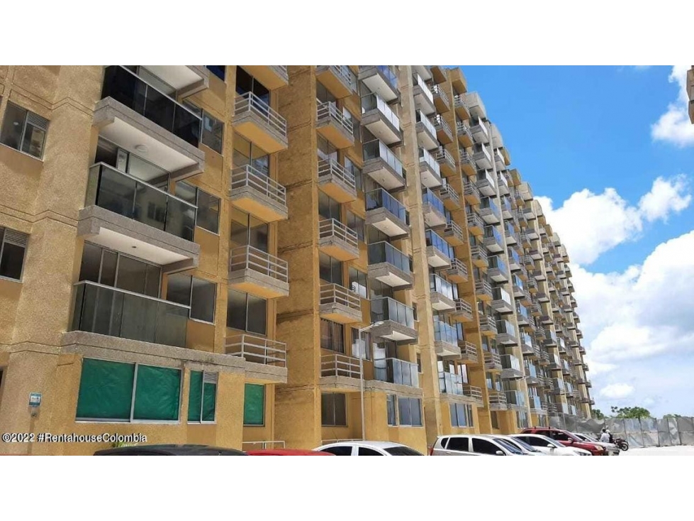 Apartamento en  Puerta Dorada RAH CO: 23-1551