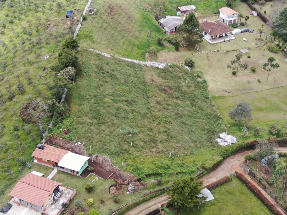 LOTE EN GUARNE VEREDA GUAPANTE A 7 KM DEL PUEBLO