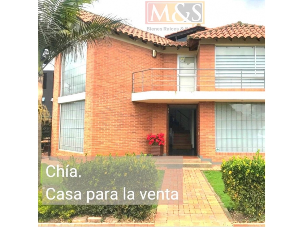 HERMOSA CASA DE DOS NIVELES EN CHÍA