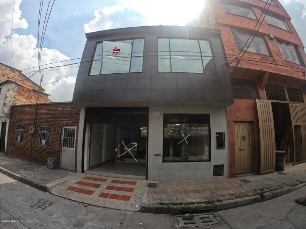 Comercial en  Los Cerezos(Bogota) RAH CO: 23-1475