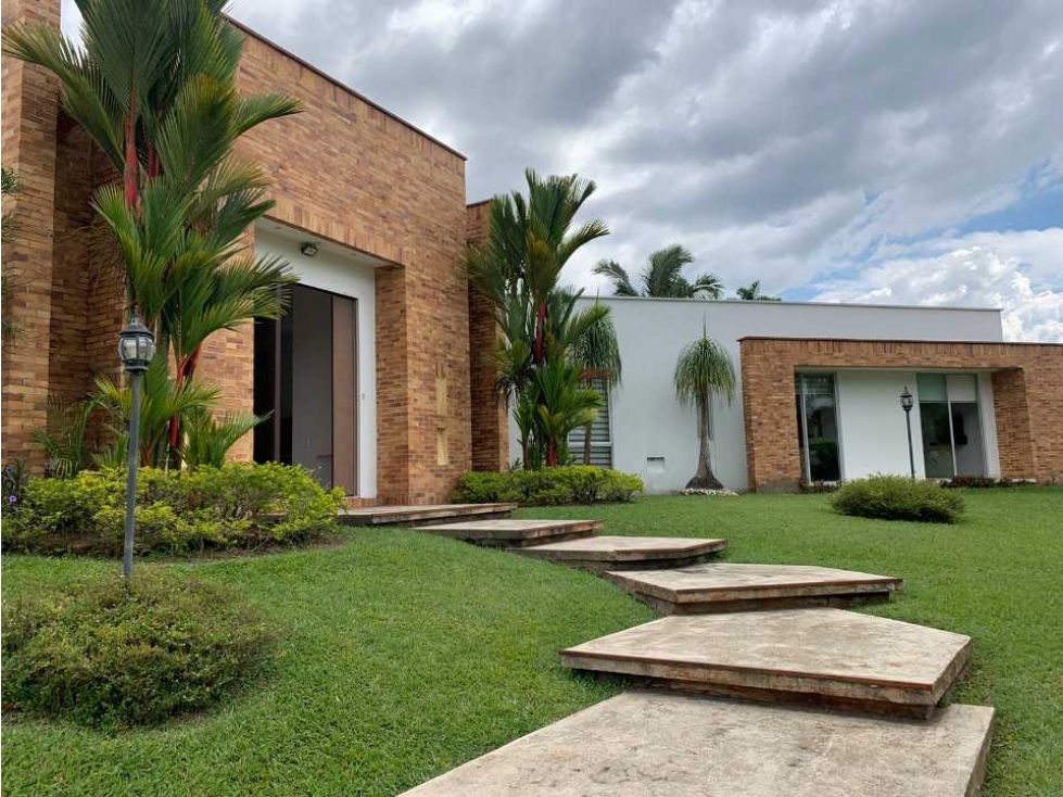 Espectacular casa campestre para la venta cerca al aeropuerto