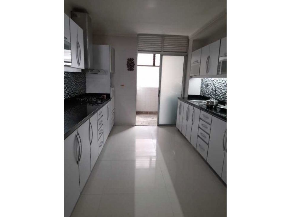 VENDO APARTAMENTO EL VELODROMO, MEDELLÍN