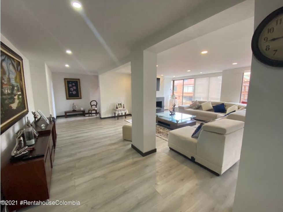 Apartamento en  Santa Paula(Bogota) RAH CO: 23-858