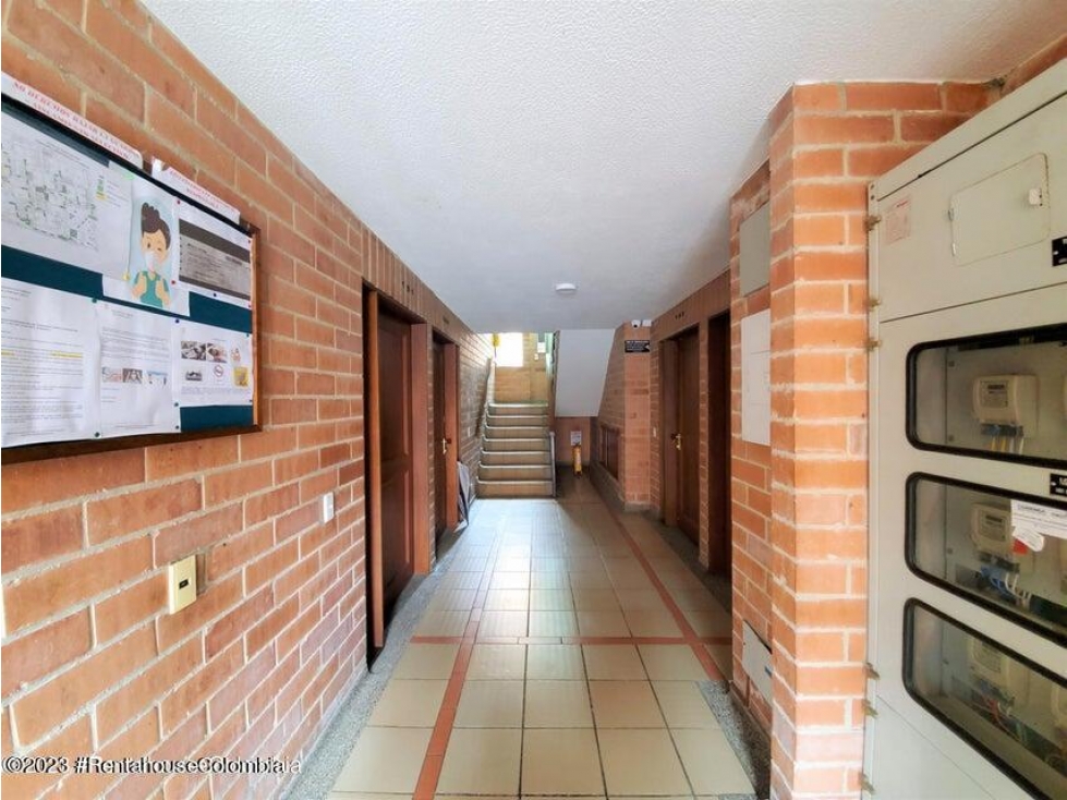 Apartamento en  Portales Del Norte RAH CO: 23-2098