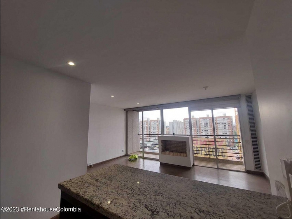 Apartamento en  La Felicidad RAH CO: 23-2236