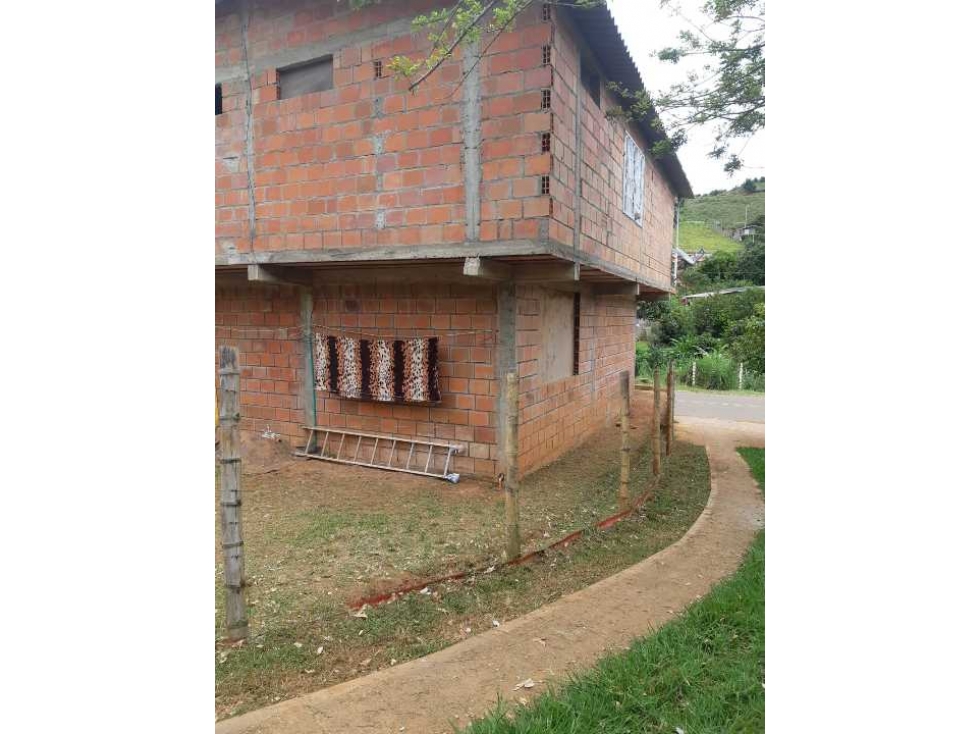 SE VENDE CASA EN EL QUEREMAL T.P