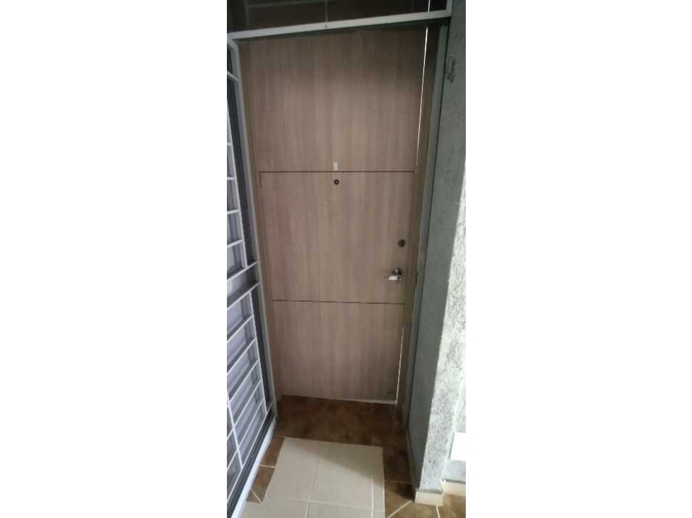 Vendo apartamento en valle del Lili, excelentes acabados, primer piso.