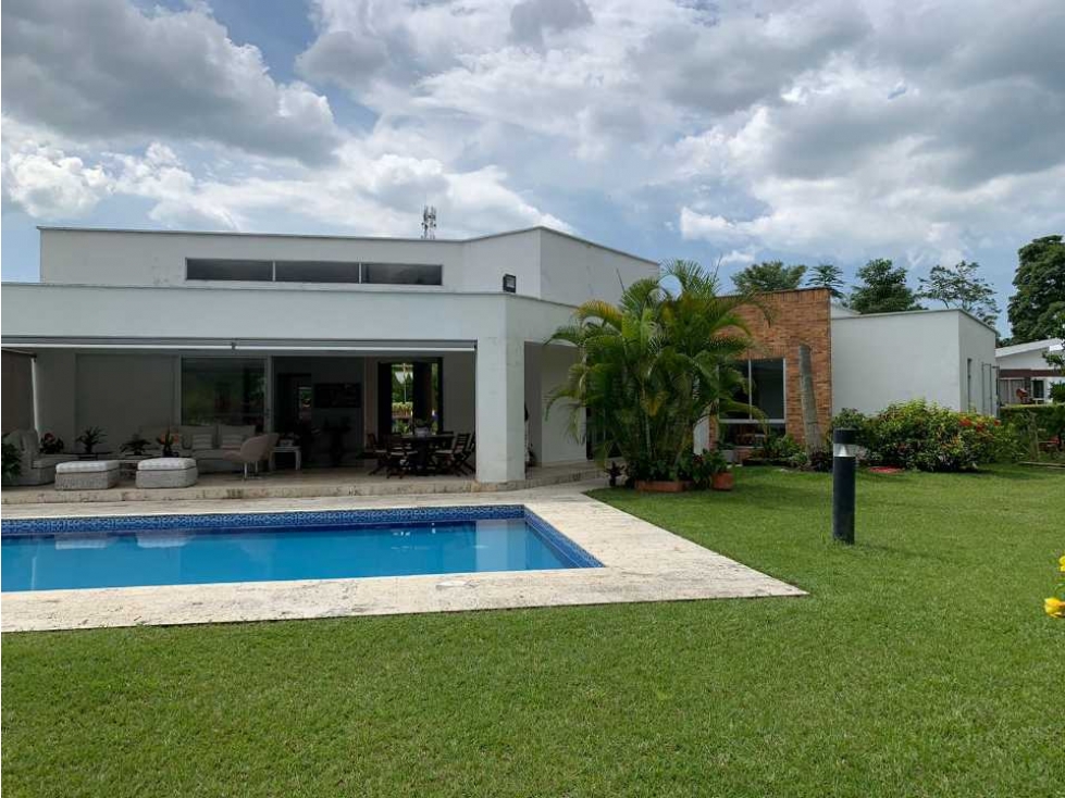 Espectacular casa campestre para la venta cerca al aeropuerto