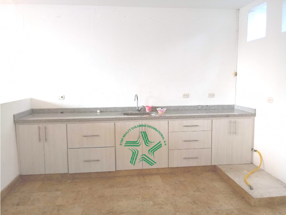 Vendo Casa 3 pisos independientes Barrio Alfonso Lopez Pereira