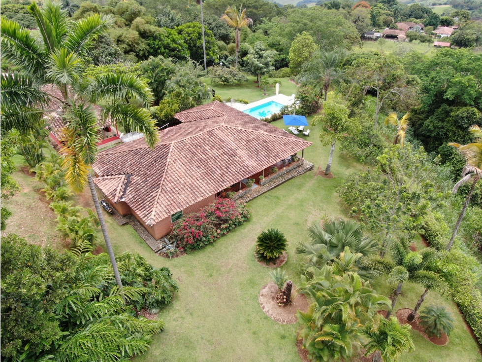 FINCA EN TARSO SUR OESTE ANTIOQUEÑO CON VISTA  PANORÁMICA