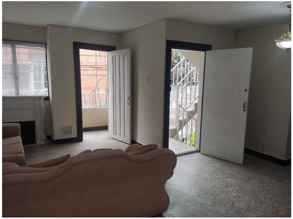 CASA 2PISO EN VENTA EN VILLA HERMOSA