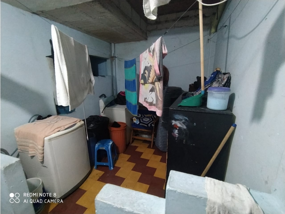 VENDO CASA 1ER PISO, UBICADA EN FLORENCIA-MEDELLÍN