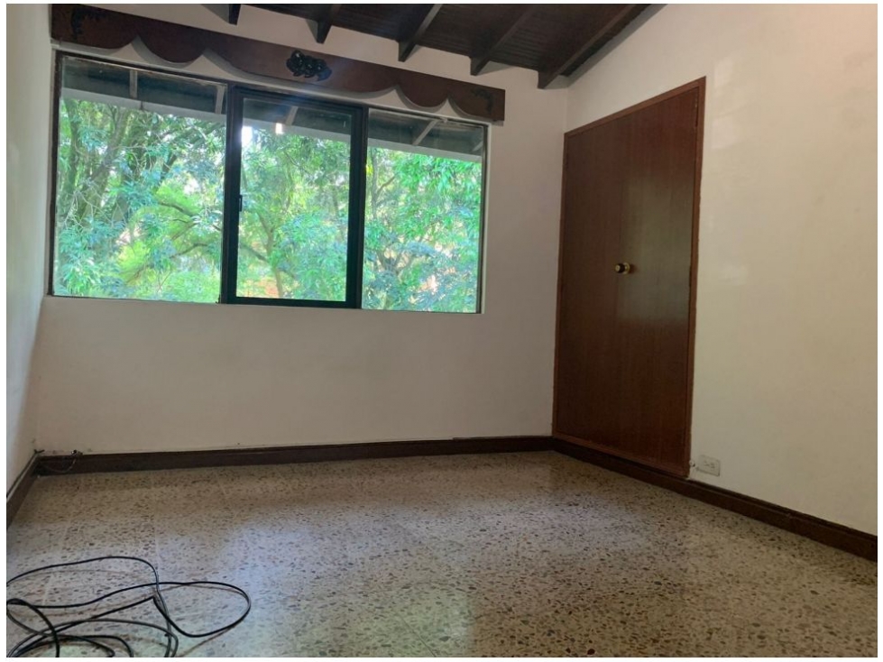 VENTA DE CASA 3 PISO SIMON BOLIVAR