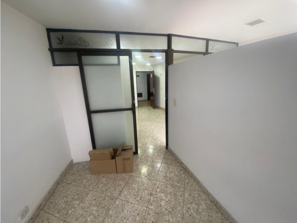 oficinas en arriendo en la calle 100 #60 los andes (suba)