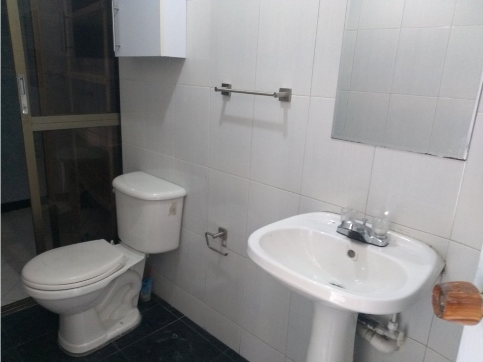 ARRIENDO OFICINA  EN CHAPINERO BOGOTA