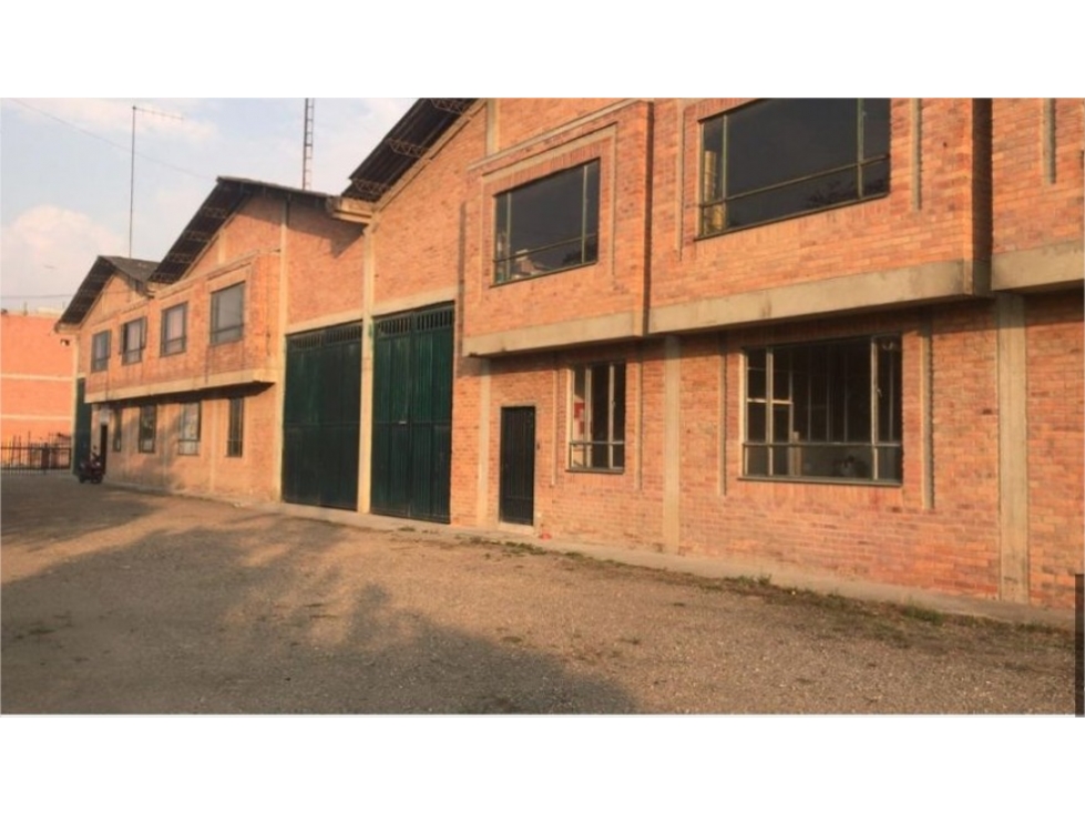 BODEGA MOSQUERA  1.200 m2  Indus 75 KVA