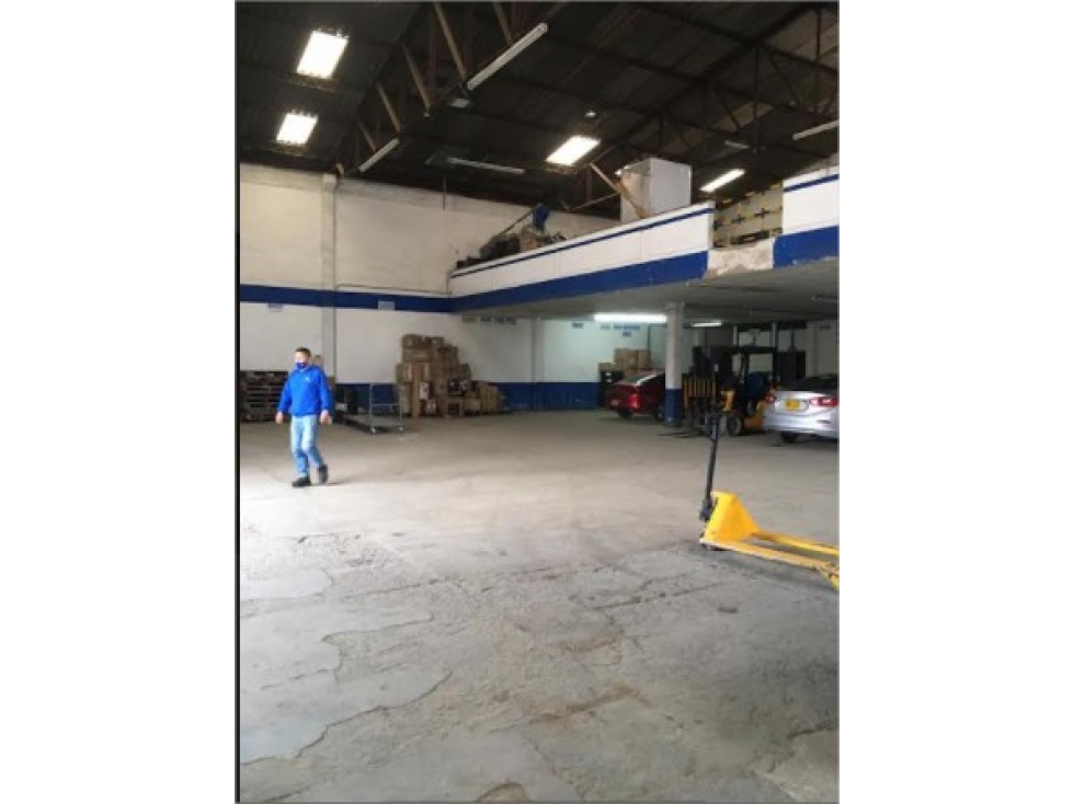 BODEGA 1070 M2 PUENTE ARANDA GAS Y  35 KVA