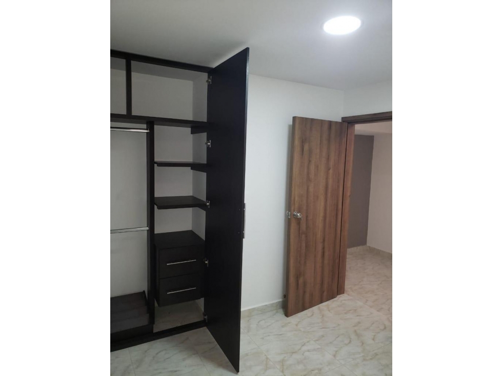 vendo casa 2 pisos independiente en Dosquebradas sector los naranjos