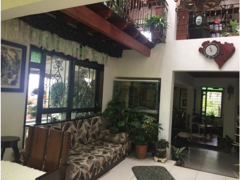 Hermosa Casa Campestre  en Venta Sector Perico - Envigado