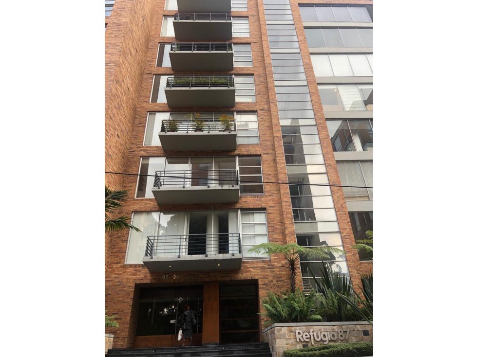 ARRIENDO AMOBLADO EL REFUGIO 185 M2 BALCON 3H C/U CON BAÑO