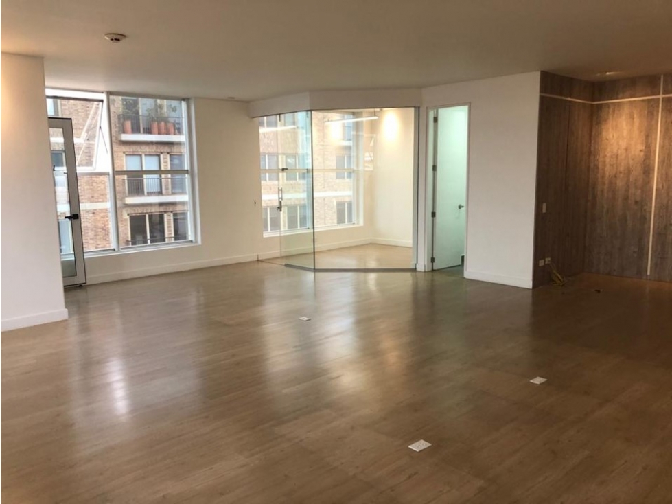 OFICINA EN VENTA Y ARRIENDO EN BOGOTA-La Cabrera 136 m2